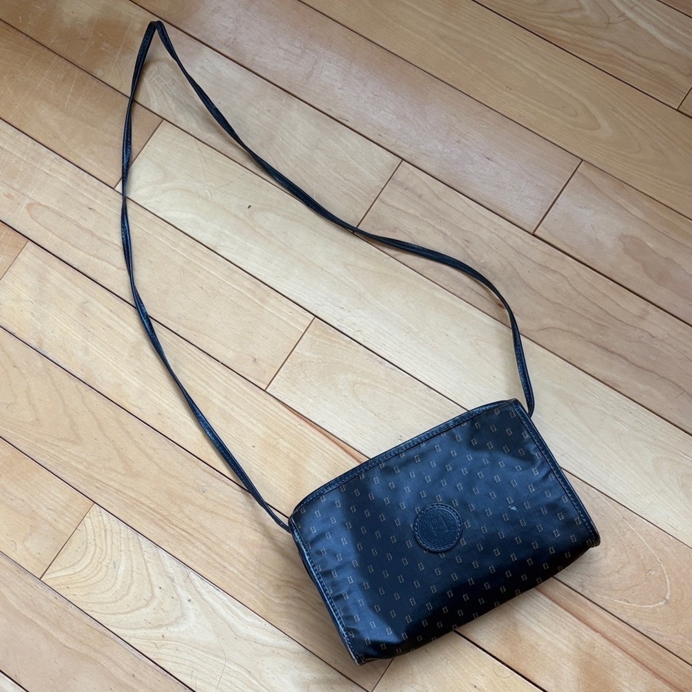 VINTAGE FENDI 80’s crossbody!